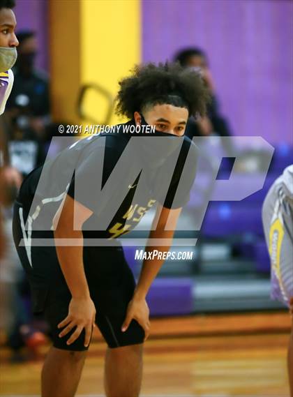 Thumbnail 3 in Winston-Salem Christian vs Word of God Christian Academy (Capital City New Years Showcase) photogallery.