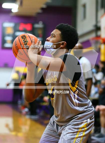 Thumbnail 3 in Winston-Salem Christian vs Word of God Christian Academy (Capital City New Years Showcase) photogallery.