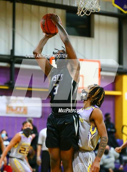 Thumbnail 2 in Winston-Salem Christian vs Word of God Christian Academy (Capital City New Years Showcase) photogallery.