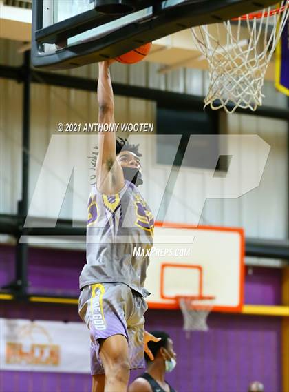 Thumbnail 3 in Winston-Salem Christian vs Word of God Christian Academy (Capital City New Years Showcase) photogallery.
