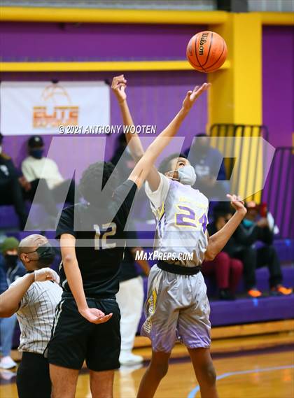 Thumbnail 1 in Winston-Salem Christian vs Word of God Christian Academy (Capital City New Years Showcase) photogallery.