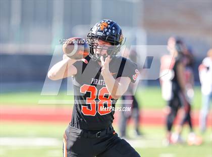 Thumbnail 2 in Platte County vs. Jackson (MSHSAA Class 5 Championship) photogallery.