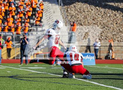 Thumbnail 3 in Platte County vs. Jackson (MSHSAA Class 5 Championship) photogallery.