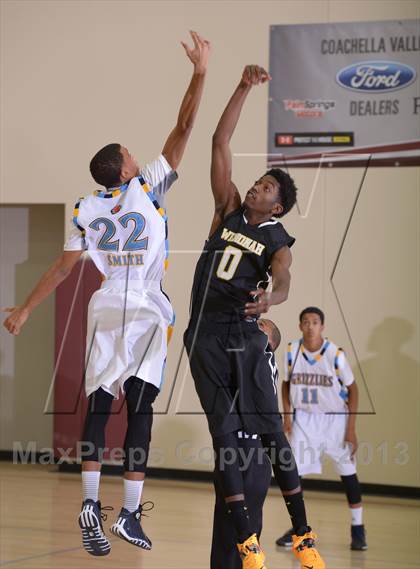 Thumbnail 2 in Los Osos vs. Wenonah (MaxPreps Holiday Classic) photogallery.
