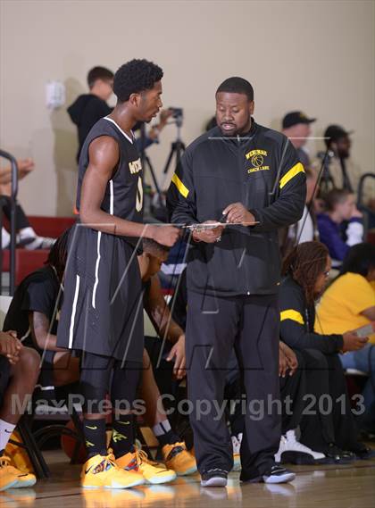 Thumbnail 1 in Los Osos vs. Wenonah (MaxPreps Holiday Classic) photogallery.