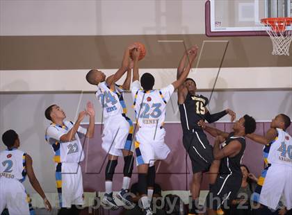 Thumbnail 3 in Los Osos vs. Wenonah (MaxPreps Holiday Classic) photogallery.