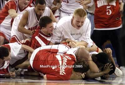 Thumbnail 3 in St. Augustine vs. Santa Cruz (State D3 Final)#3 photogallery.