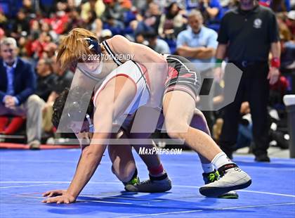 Thumbnail 2 in UIL State Championships - 5A 152lb Final photogallery.