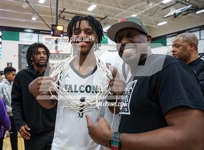 Thumbnail 3 in Oak Park @ Staley (MSHSAA Class 6 District 8 Championship) photogallery.