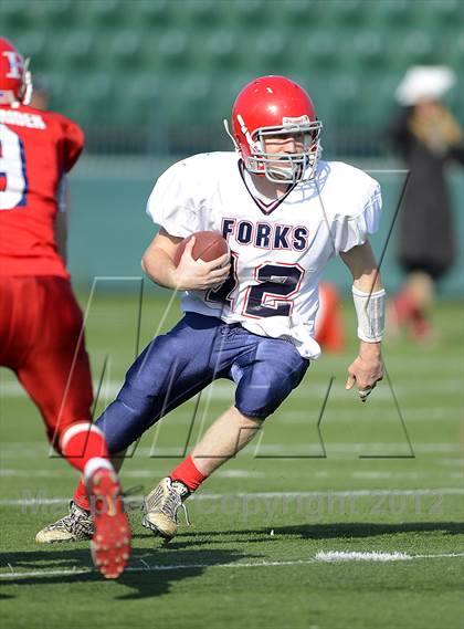 Thumbnail 3 in Chenango Forks vs. Hornell (NYSPHSAA Class C Semifinal) photogallery.