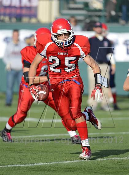 Thumbnail 1 in Chenango Forks vs. Hornell (NYSPHSAA Class C Semifinal) photogallery.