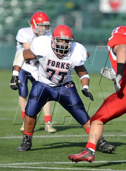 Thumbnail 2 in Chenango Forks vs. Hornell (NYSPHSAA Class C Semifinal) photogallery.
