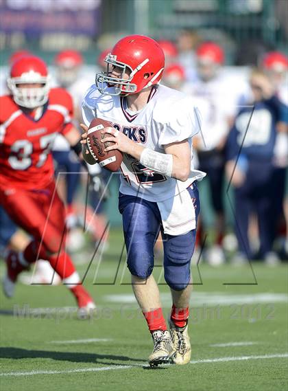 Thumbnail 3 in Chenango Forks vs. Hornell (NYSPHSAA Class C Semifinal) photogallery.