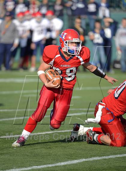 Thumbnail 1 in Chenango Forks vs. Hornell (NYSPHSAA Class C Semifinal) photogallery.