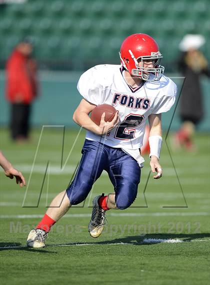 Thumbnail 1 in Chenango Forks vs. Hornell (NYSPHSAA Class C Semifinal) photogallery.