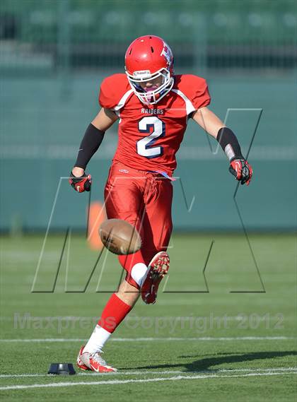 Thumbnail 2 in Chenango Forks vs. Hornell (NYSPHSAA Class C Semifinal) photogallery.