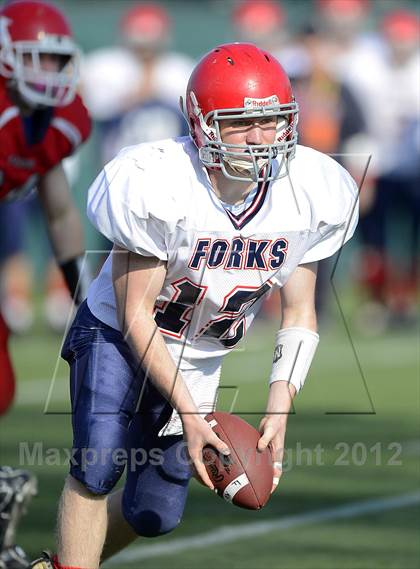 Thumbnail 2 in Chenango Forks vs. Hornell (NYSPHSAA Class C Semifinal) photogallery.
