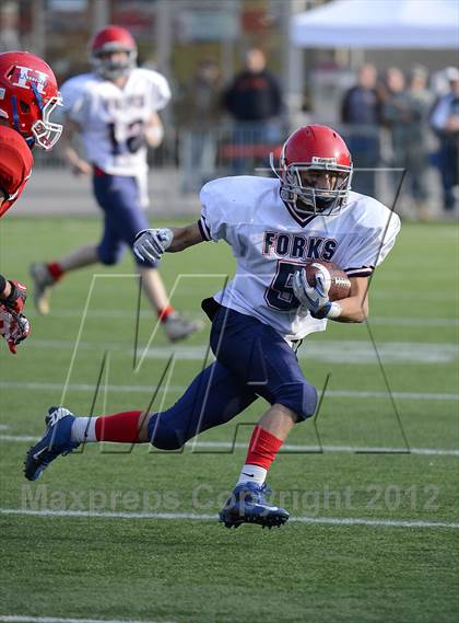 Thumbnail 3 in Chenango Forks vs. Hornell (NYSPHSAA Class C Semifinal) photogallery.