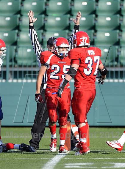 Thumbnail 1 in Chenango Forks vs. Hornell (NYSPHSAA Class C Semifinal) photogallery.