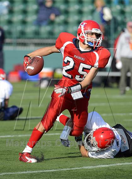 Thumbnail 2 in Chenango Forks vs. Hornell (NYSPHSAA Class C Semifinal) photogallery.