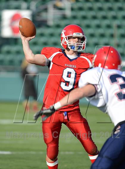 Thumbnail 1 in Chenango Forks vs. Hornell (NYSPHSAA Class C Semifinal) photogallery.
