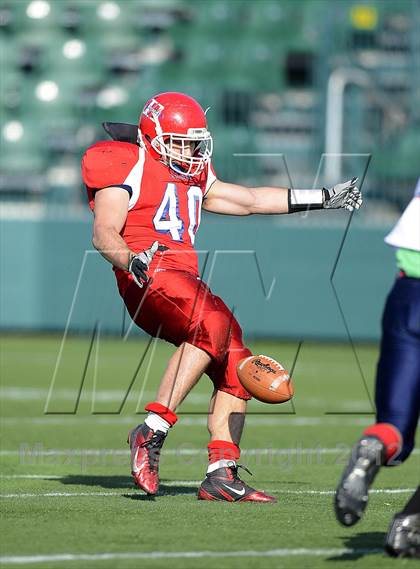 Thumbnail 1 in Chenango Forks vs. Hornell (NYSPHSAA Class C Semifinal) photogallery.