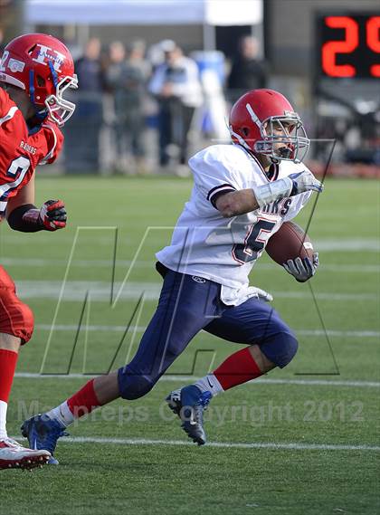 Thumbnail 1 in Chenango Forks vs. Hornell (NYSPHSAA Class C Semifinal) photogallery.