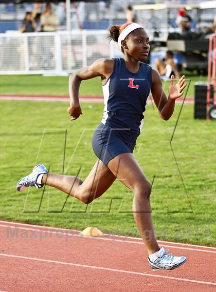 Thumbnail 2 in South West Yosemite League Meet #1 (400m Dash) photogallery.