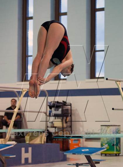 Thumbnail 3 in Section 11 Diving Championships photogallery.