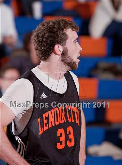 Thumbnail 2 in JV: Lenoir City @ William Blount  photogallery.