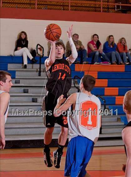 Thumbnail 1 in JV: Lenoir City @ William Blount  photogallery.