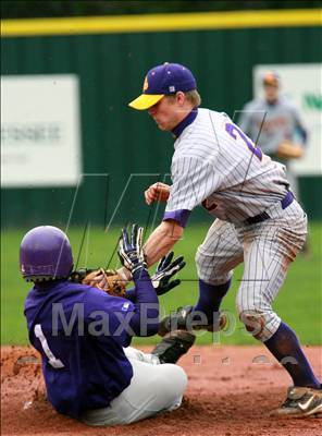 Thumbnail 1 in Smyrna vs Columbia Central photogallery.