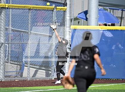 Thumbnail 2 in La Mirada vs. California (La Mirada Classic) photogallery.
