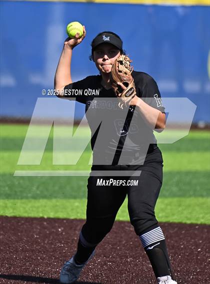 Thumbnail 2 in La Mirada vs. California (La Mirada Classic) photogallery.