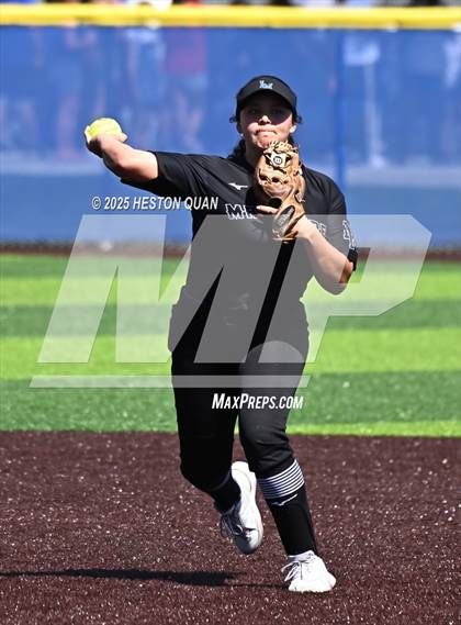Thumbnail 2 in La Mirada vs. California (La Mirada Classic) photogallery.