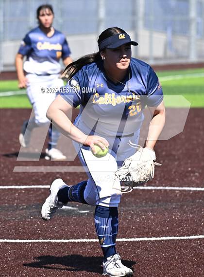 Thumbnail 2 in La Mirada vs. California (La Mirada Classic) photogallery.