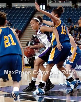 Thumbnail 1 in Bishop Amat vs. Sacramento (CIF State D3 Final) photogallery.