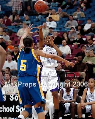 Thumbnail 3 in Bishop Amat vs. Sacramento (CIF State D3 Final) photogallery.