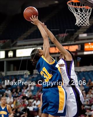 Thumbnail 2 in Bishop Amat vs. Sacramento (CIF State D3 Final) photogallery.