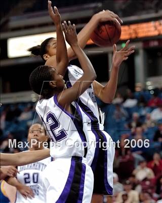 Thumbnail 2 in Bishop Amat vs. Sacramento (CIF State D3 Final) photogallery.