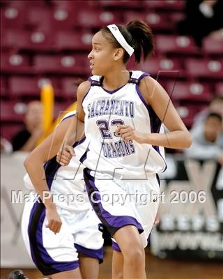 Thumbnail 3 in Bishop Amat vs. Sacramento (CIF State D3 Final) photogallery.