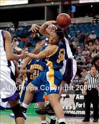 Thumbnail 1 in Bishop Amat vs. Sacramento (CIF State D3 Final) photogallery.