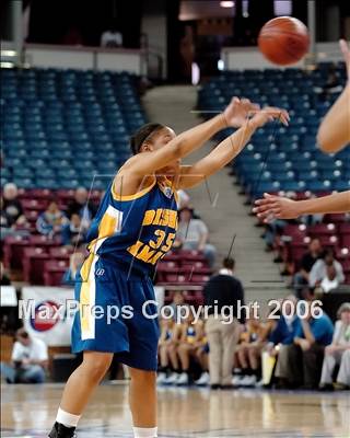Thumbnail 1 in Bishop Amat vs. Sacramento (CIF State D3 Final) photogallery.