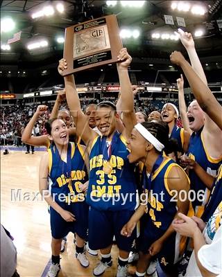 Thumbnail 2 in Bishop Amat vs. Sacramento (CIF State D3 Final) photogallery.
