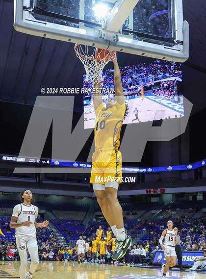 Thumbnail 2 in Silsbee vs. Oak Cliff Faith Family Academy (UIL 4A Basketball Final) photogallery.