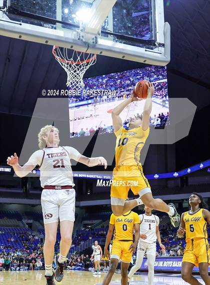 Thumbnail 3 in Silsbee vs. Oak Cliff Faith Family Academy (UIL 4A Basketball Final) photogallery.