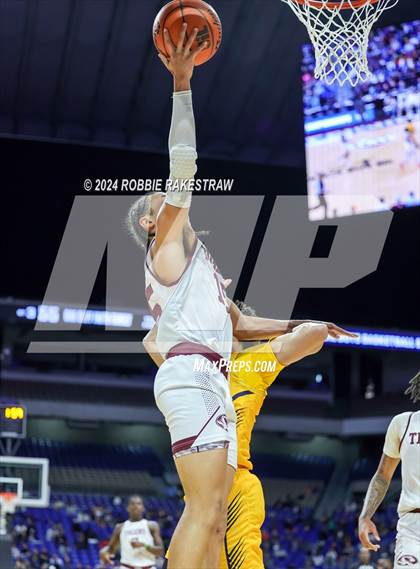 Thumbnail 1 in Silsbee vs. Oak Cliff Faith Family Academy (UIL 4A Basketball Final) photogallery.