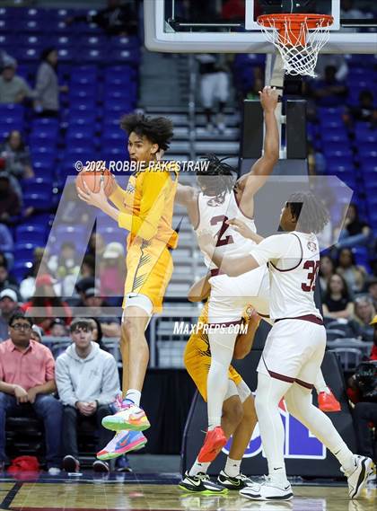 Thumbnail 3 in Silsbee vs. Oak Cliff Faith Family Academy (UIL 4A Basketball Final) photogallery.