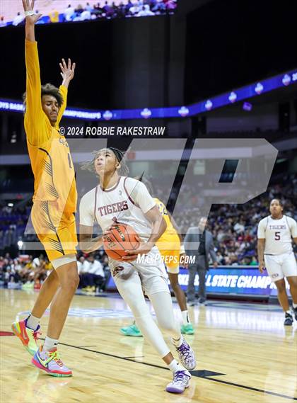 Thumbnail 3 in Silsbee vs. Oak Cliff Faith Family Academy (UIL 4A Basketball Final) photogallery.
