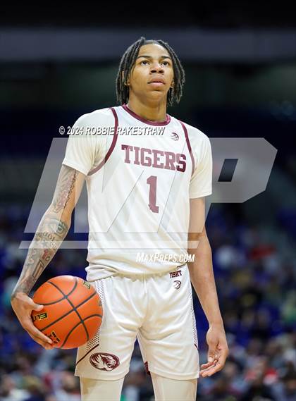 Thumbnail 3 in Silsbee vs. Oak Cliff Faith Family Academy (UIL 4A Basketball Final) photogallery.